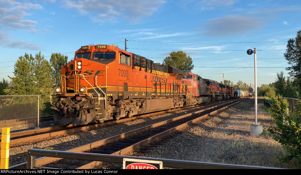 BNSF 7098 Leads A Bonnet At Sunset